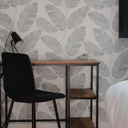 מלון Hotel-restaurant Metis 4*